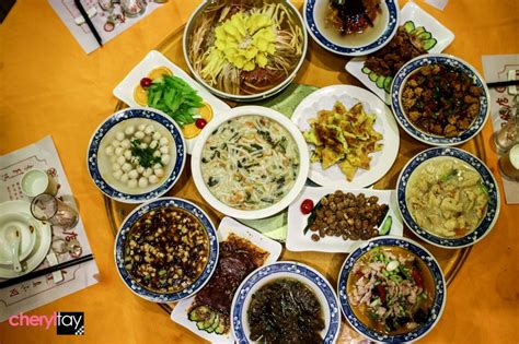  Luoyang Shuǐpàn: En Smörgåsbord av Smaker och Texturer i Luoyangs Traditionella Matkultur