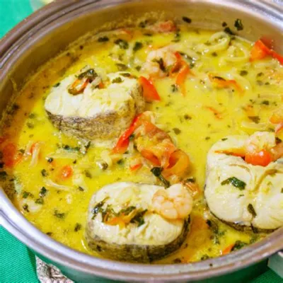  Moqueca de Peixe – En Krämiga Skaldjursgryta Kryddad med Amazonas Magi!